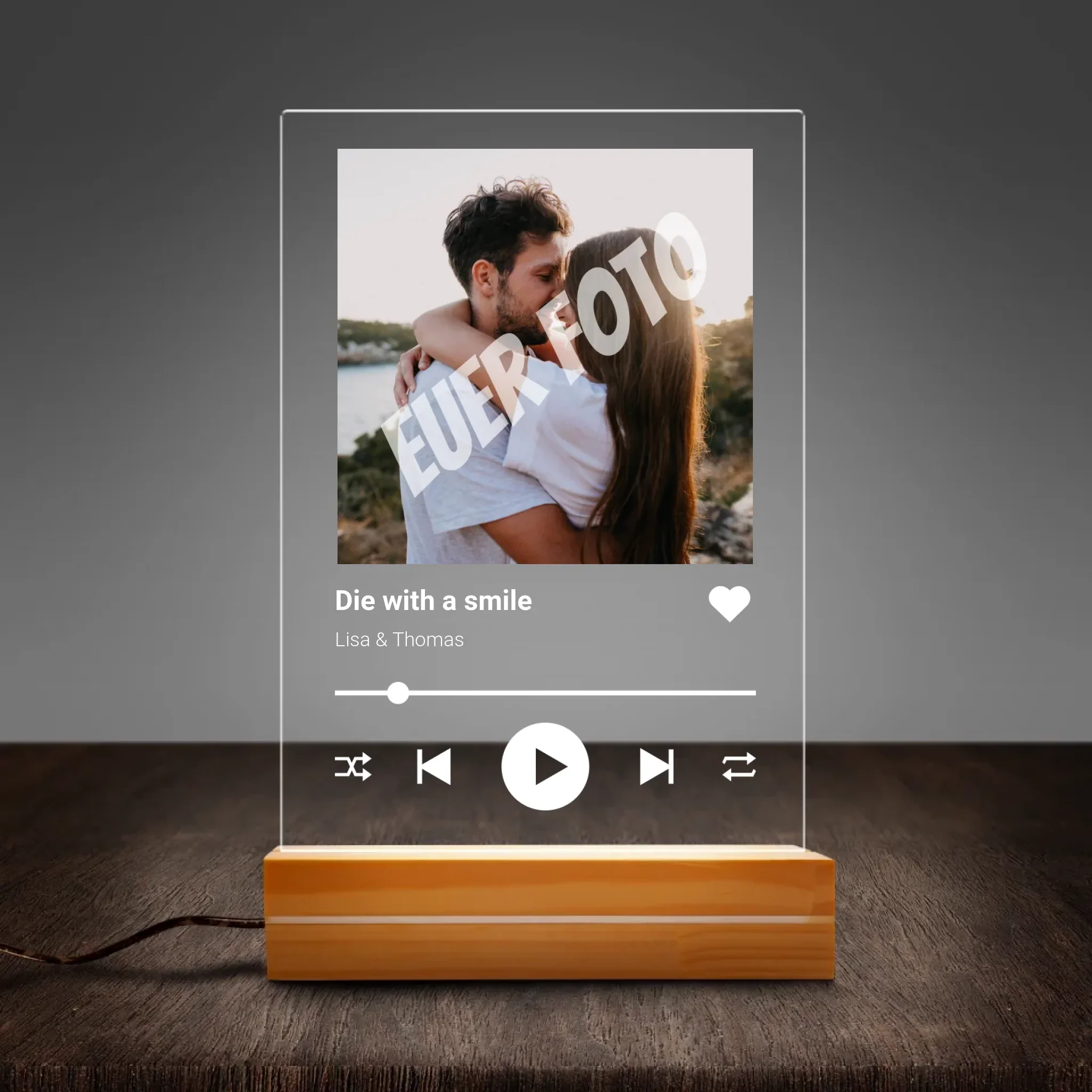 Ons Lied - Gepersonaliseerd nachtlampje (incl. houten voet)